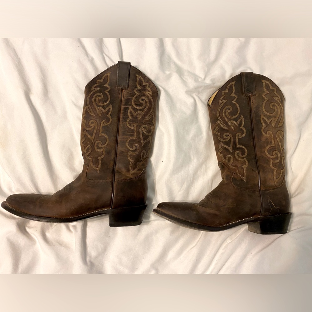 Justin Buck 13” Western Boot, size 8.5D